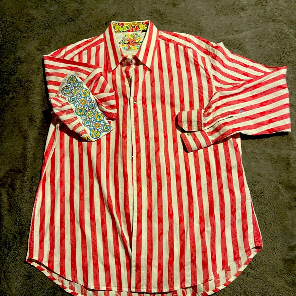 Robert Graham limited edition 
Size 2X
Barely worn 2 times